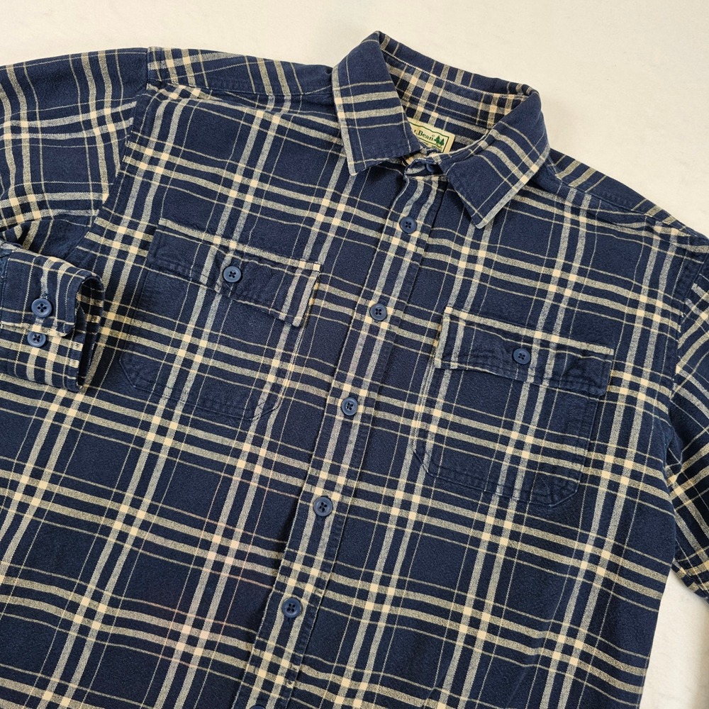 LL Bean Mens Flannel Shirt Medium Regular Navy Blue Plaid Cotton 0MT06